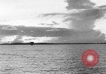 Image Les combattants attaquent l'île d'Angaur WW2 Îles Palaos d'Angaur, 1944, de la seconde 7 séquences d'archives historiques vidéo 65675080160