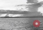 Image Les combattants attaquent l'île d'Angaur WW2 Îles Palaos d'Angaur, 1944, de la seconde 12 séquences d'archives historiques vidéo 65675080160