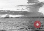Image Les combattants attaquent l'île d'Angaur WW2 Îles Palaos d'Angaur, 1944, de la seconde 16 séquences d'archives historiques vidéo 65675080160