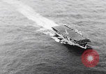 Image Les combattants attaquent l'île d'Angaur WW2 Îles Palaos d'Angaur, 1944, de la seconde 21 séquences d'archives historiques vidéo 65675080160