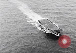 Image Les combattants attaquent l'île d'Angaur WW2 Îles Palaos d'Angaur, 1944, de la seconde 22 séquences d'archives historiques vidéo 65675080160