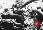 Image Des trous de bœuf japonais ont brûlé à Angaur Îles Palaos d'Angaur, 1944, de la seconde 29 séquences d'archives historiques vidéo 65675080162