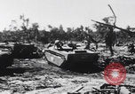 Image Des trous de bœuf japonais ont brûlé à Angaur Îles Palaos d'Angaur, 1944, de la seconde 43 séquences d'archives historiques vidéo 65675080162