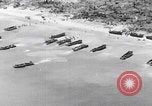 Image Des trous de bœuf japonais ont brûlé à Angaur Îles Palaos d'Angaur, 1944, de la seconde 52 séquences d'archives historiques vidéo 65675080162
