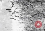 Image Des trous de bœuf japonais ont brûlé à Angaur Îles Palaos d'Angaur, 1944, de la seconde 62 séquences d'archives historiques vidéo 65675080162