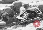 Image Bataille d'Angaur blessés WW2 Îles Palaos d'Angaur, 1944, de la seconde 7 séquences d'archives historiques vidéo 65675080163
