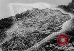 Image Des soldats explose des trous de renards japonais à Angaur WW2 Îles Palaos d'Angaur, 1944, de la seconde 7 séquences d'archives historiques vidéo 65675080164