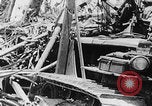 Image Des soldats explose des trous de renards japonais à Angaur WW2 Îles Palaos d'Angaur, 1944, de la seconde 17 séquences d'archives historiques vidéo 65675080164