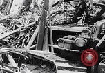 Image Des soldats explose des trous de renards japonais à Angaur WW2 Îles Palaos d'Angaur, 1944, de la seconde 18 séquences d'archives historiques vidéo 65675080164