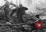 Image Des soldats explose des trous de renards japonais à Angaur WW2 Îles Palaos d'Angaur, 1944, de la seconde 26 séquences d'archives historiques vidéo 65675080164
