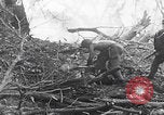 Image Des soldats explose des trous de renards japonais à Angaur WW2 Îles Palaos d'Angaur, 1944, de la seconde 32 séquences d'archives historiques vidéo 65675080164