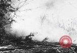Image Des soldats explose des trous de renards japonais à Angaur WW2 Îles Palaos d'Angaur, 1944, de la seconde 44 séquences d'archives historiques vidéo 65675080164
