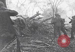 Image Des soldats explose des trous de renards japonais à Angaur WW2 Îles Palaos d'Angaur, 1944, de la seconde 50 séquences d'archives historiques vidéo 65675080164