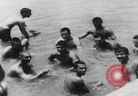Image Les soldats se reposent pendant la bataille d'Angeur Îles Palaos d'Angaur, 1944, de la seconde 7 séquences d'archives historiques vidéo 65675080165