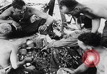 Image Les soldats se reposent pendant la bataille d'Angeur Îles Palaos d'Angaur, 1944, de la seconde 13 séquences d'archives historiques vidéo 65675080165