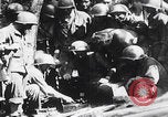 Image Les soldats se reposent pendant la bataille d'Angeur Îles Palaos d'Angaur, 1944, de la seconde 30 séquences d'archives historiques vidéo 65675080165