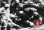 Image Les soldats se reposent pendant la bataille d'Angeur Îles Palaos d'Angaur, 1944, de la seconde 33 séquences d'archives historiques vidéo 65675080165