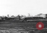Standbild Schlacht von Angaur Dschungel Landepiste Angaur Palau Inseln, 1944, aus Sekunde 62 historischem Filmmaterial Videoclip 65675080166