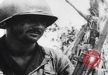Image Épuisé bataille des soldats d'Angeur Îles Palaos d'Angaur, 1944, de la seconde 4 séquences d'archives historiques vidéo 65675080169