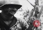 Image Épuisé bataille des soldats d'Angeur Îles Palaos d'Angaur, 1944, de la seconde 6 séquences d'archives historiques vidéo 65675080169