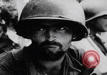 Image Épuisé bataille des soldats d'Angeur Îles Palaos d'Angaur, 1944, de la seconde 10 séquences d'archives historiques vidéo 65675080169