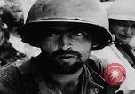 Image Épuisé bataille des soldats d'Angeur Îles Palaos d'Angaur, 1944, de la seconde 12 séquences d'archives historiques vidéo 65675080169