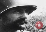 Image Épuisé bataille des soldats d'Angeur Îles Palaos d'Angaur, 1944, de la seconde 14 séquences d'archives historiques vidéo 65675080169