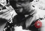 Image Épuisé bataille des soldats d'Angeur Îles Palaos d'Angaur, 1944, de la seconde 16 séquences d'archives historiques vidéo 65675080169