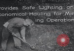 Standbild Frühe batteriebetriebene Bergbaugeräte United States USA, 1926, aus Sekunde 5 historischem Filmmaterial Videoclip 65675080174