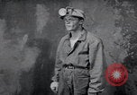 Standbild Frühe batteriebetriebene Bergbaugeräte United States USA, 1926, aus Sekunde 12 historischem Filmmaterial Videoclip 65675080174