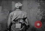 Standbild Frühe batteriebetriebene Bergbaugeräte United States USA, 1926, aus Sekunde 14 historischem Filmmaterial Videoclip 65675080174