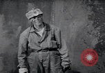 Standbild Frühe batteriebetriebene Bergbaugeräte United States USA, 1926, aus Sekunde 19 historischem Filmmaterial Videoclip 65675080174