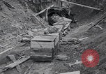 Standbild Frühe batteriebetriebene Bergbaugeräte United States USA, 1926, aus Sekunde 26 historischem Filmmaterial Videoclip 65675080174