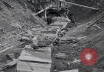 Standbild Frühe batteriebetriebene Bergbaugeräte United States USA, 1926, aus Sekunde 29 historischem Filmmaterial Videoclip 65675080174