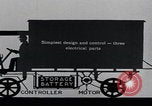 Standbild Oldtimer-Elektroautos New York City USA, 1926, aus Sekunde 25 historischem Filmmaterial Videoclip 65675080180