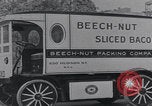 Standbild Oldtimer-Elektroautos New York City USA, 1926, aus Sekunde 36 historischem Filmmaterial Videoclip 65675080180