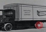 Standbild Oldtimer-Elektroautos New York City USA, 1926, aus Sekunde 49 historischem Filmmaterial Videoclip 65675080180