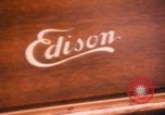 Image Invention du phonographe de Thomas Edison West Orange New Jersey USA, 1926, de la seconde 9 séquences d'archives historiques vidéo 65675080182