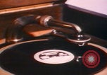 Image Invention du phonographe de Thomas Edison West Orange New Jersey USA, 1926, de la seconde 19 séquences d'archives historiques vidéo 65675080182