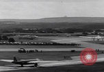 Standbild Englischer elektrischer Canberra-Jet-Flug Vereinigtes Königreich, 1952, aus Sekunde 5 historischem Filmmaterial Videoclip 65675080217