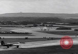 Standbild Englischer elektrischer Canberra-Jet-Flug Vereinigtes Königreich, 1952, aus Sekunde 6 historischem Filmmaterial Videoclip 65675080217