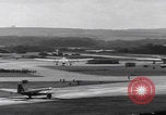 Standbild Englischer elektrischer Canberra-Jet-Flug Vereinigtes Königreich, 1952, aus Sekunde 7 historischem Filmmaterial Videoclip 65675080217