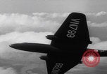 Standbild Englischer elektrischer Canberra-Jet-Flug Vereinigtes Königreich, 1952, aus Sekunde 36 historischem Filmmaterial Videoclip 65675080217