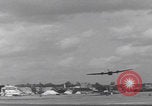 Standbild Englischer elektrischer Canberra-Jet-Flug Vereinigtes Königreich, 1952, aus Sekunde 45 historischem Filmmaterial Videoclip 65675080217
