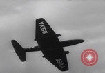 Standbild Englischer elektrischer Canberra-Jet-Flug Vereinigtes Königreich, 1952, aus Sekunde 49 historischem Filmmaterial Videoclip 65675080217