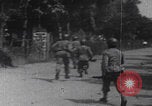 Immagine di I soldati della crisi congolese arrestano i civili Congo, 1960, secondo 3 filmato di repertorio 65675080229