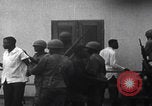 Immagine di I soldati della crisi congolese arrestano i civili Congo, 1960, secondo 15 filmato di repertorio 65675080229