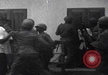 Immagine di I soldati della crisi congolese arrestano i civili Congo, 1960, secondo 18 filmato di repertorio 65675080229