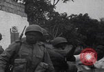 Immagine di I soldati della crisi congolese arrestano i civili Congo, 1960, secondo 25 filmato di repertorio 65675080229