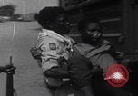 Immagine di I soldati della crisi congolese arrestano i civili Congo, 1960, secondo 27 filmato di repertorio 65675080229